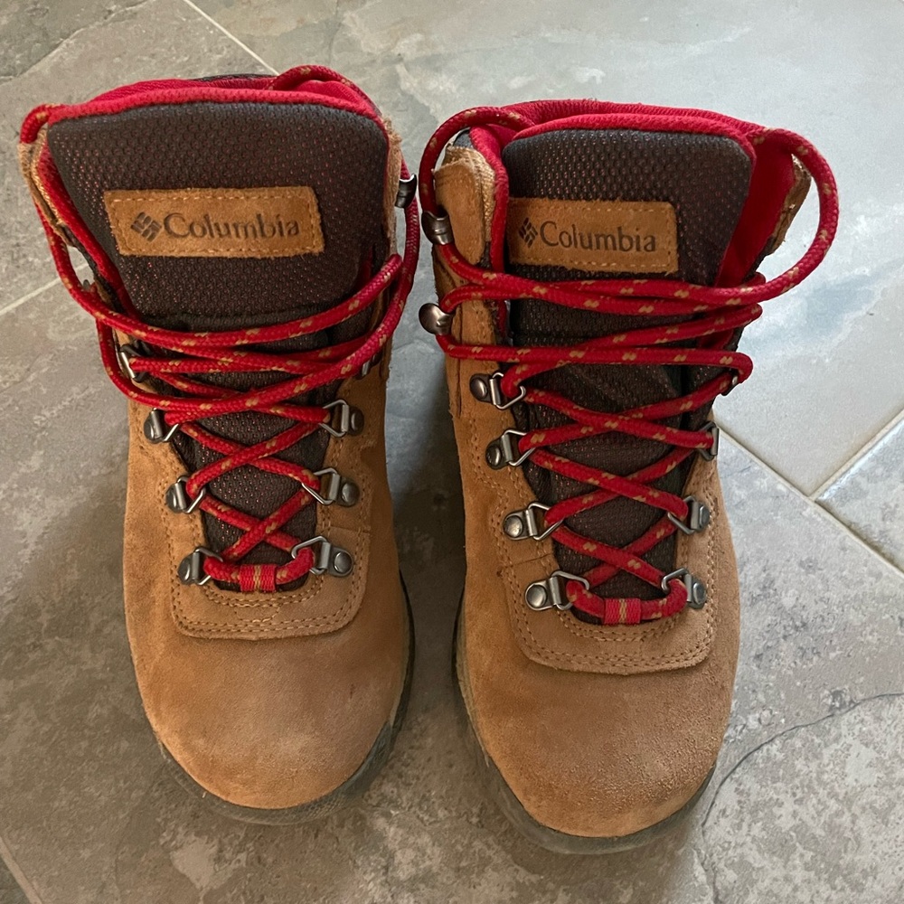 Columbia hiking boots